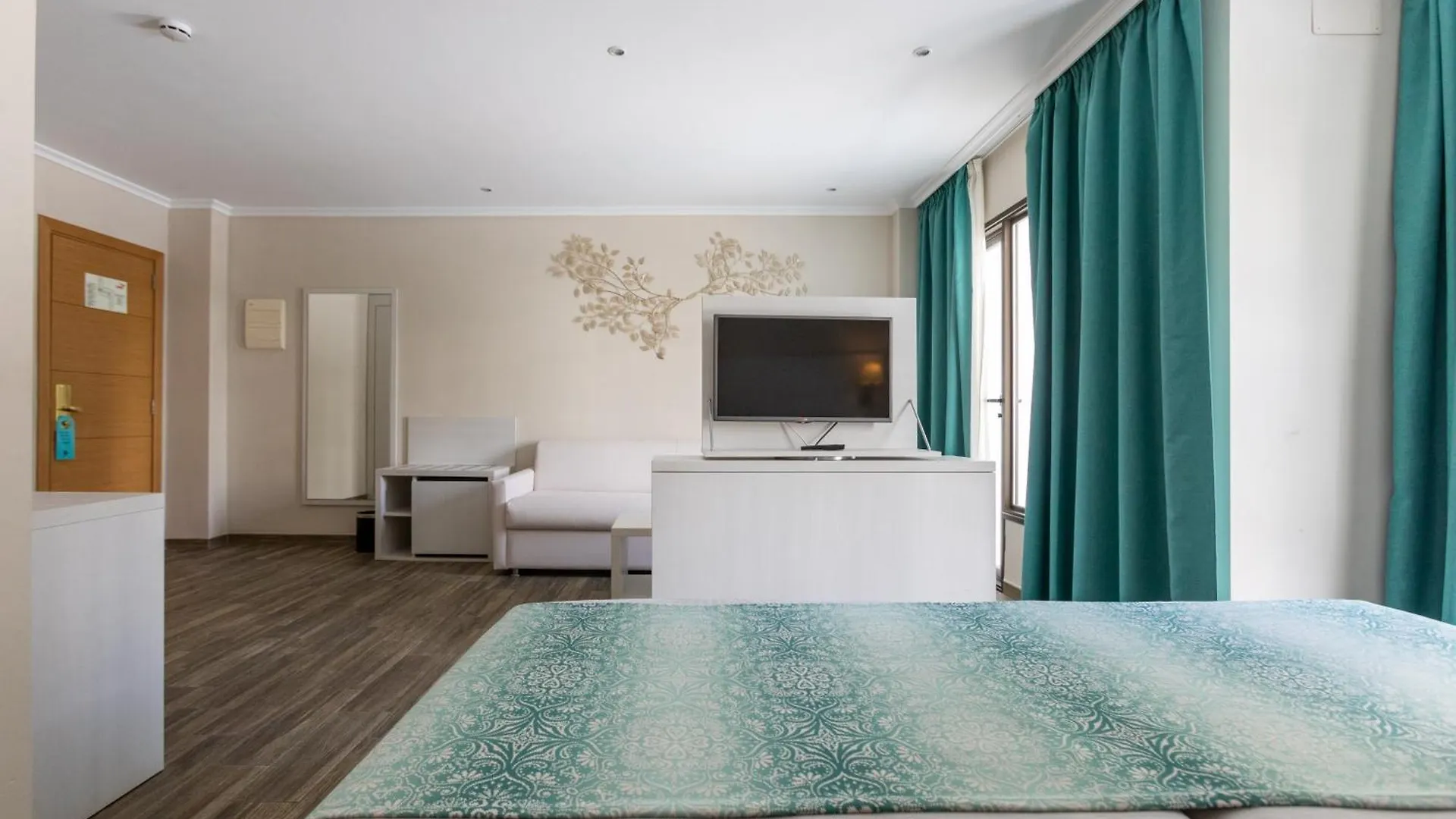 Ona Palmira Paguera Hotel